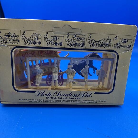 Vintage LLedo "Madame Tussaud's" Diecast Horse Drawn Bus Model With Error (E2) - Picture 3 of 11